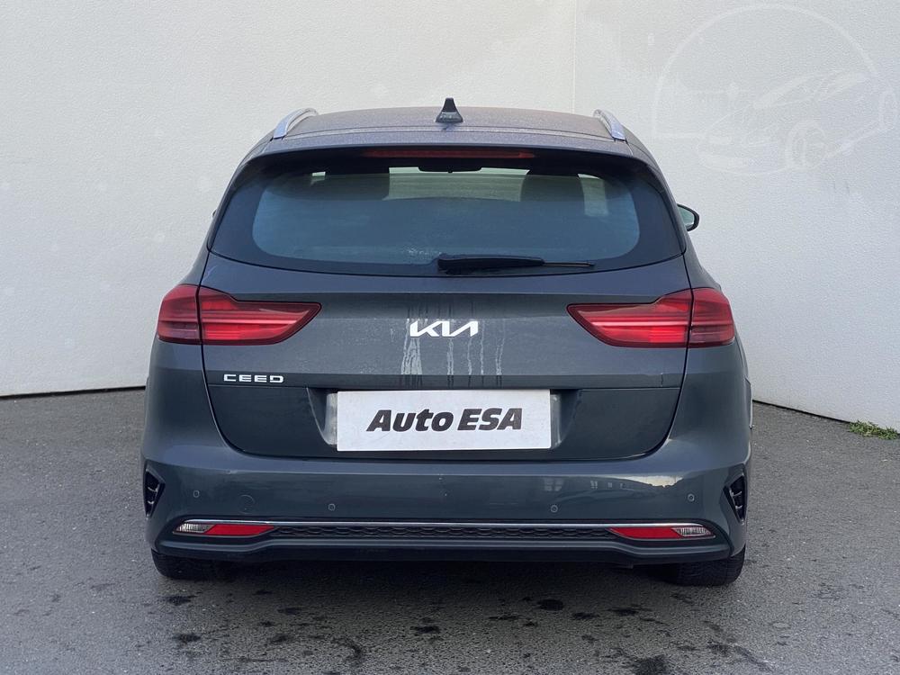 Kia Ceed 1.5 T-GDi Serv.kniha