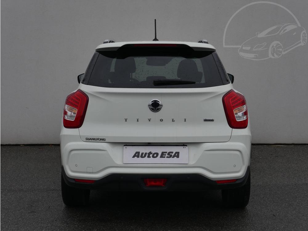 SsangYong  Tivoli 1.5 T-GDi 1.maj Serv.kniha