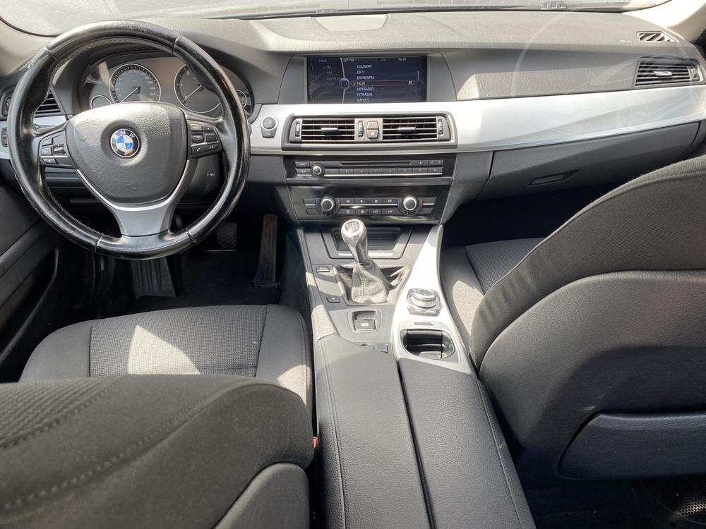 BMW 5 2.0 D Serv.kniha