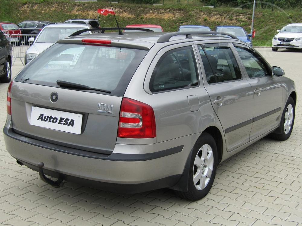 koda Octavia II 1.6 i, R