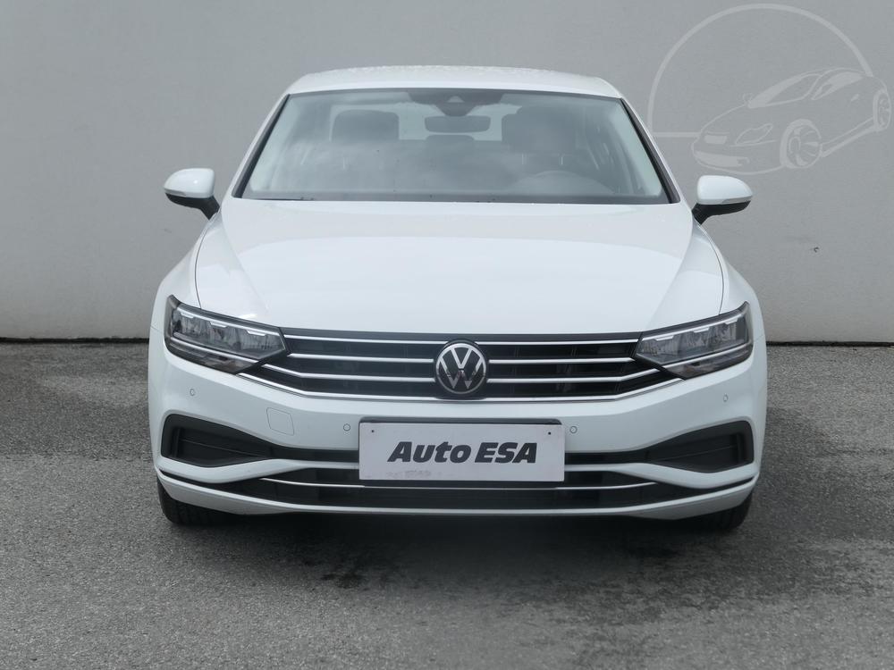 Volkswagen Passat 1.5 TSi, R