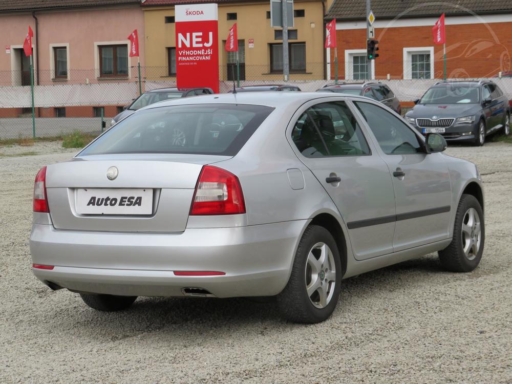 koda Octavia II 1.6 i, R