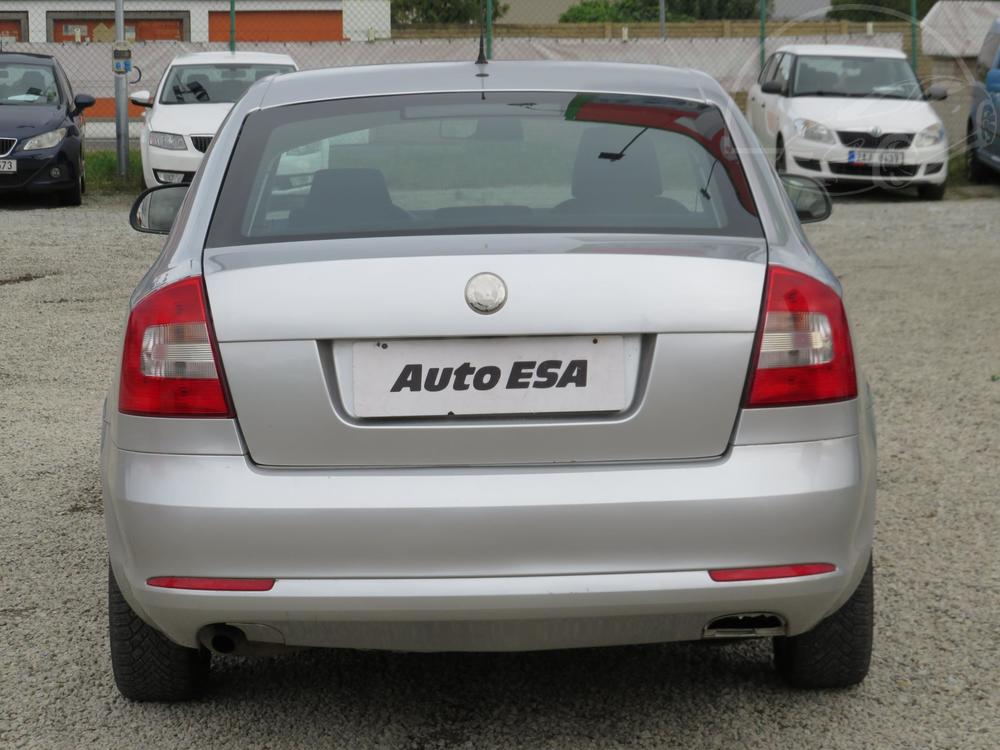 koda Octavia II 1.6 i, R