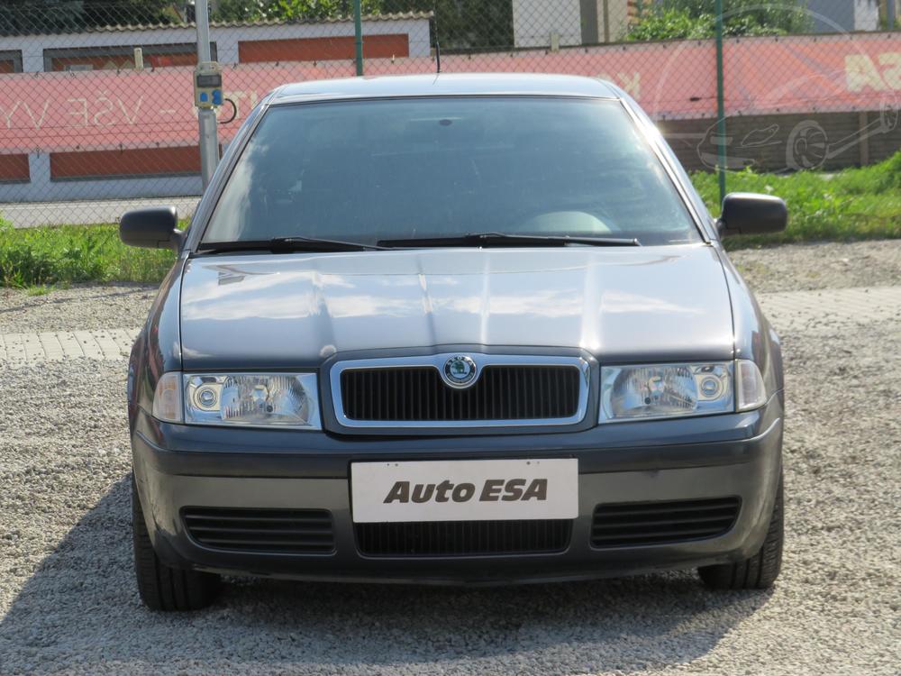 koda Octavia II 1.6 i, R