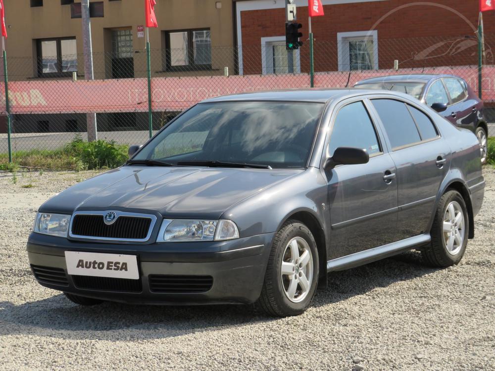 koda Octavia II 1.6 i, R