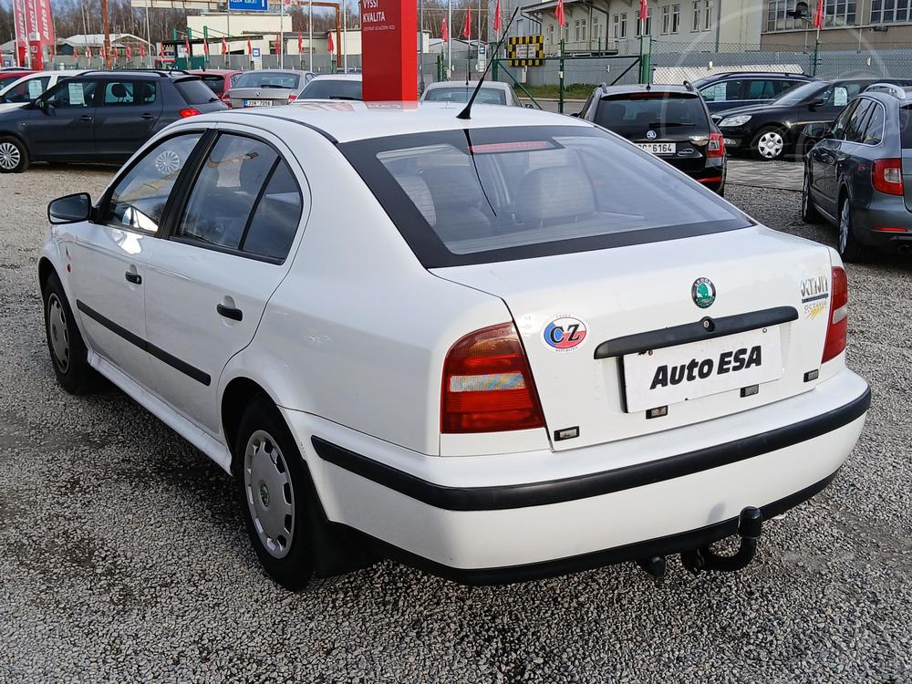 koda Octavia 1.6 i Serv.kniha