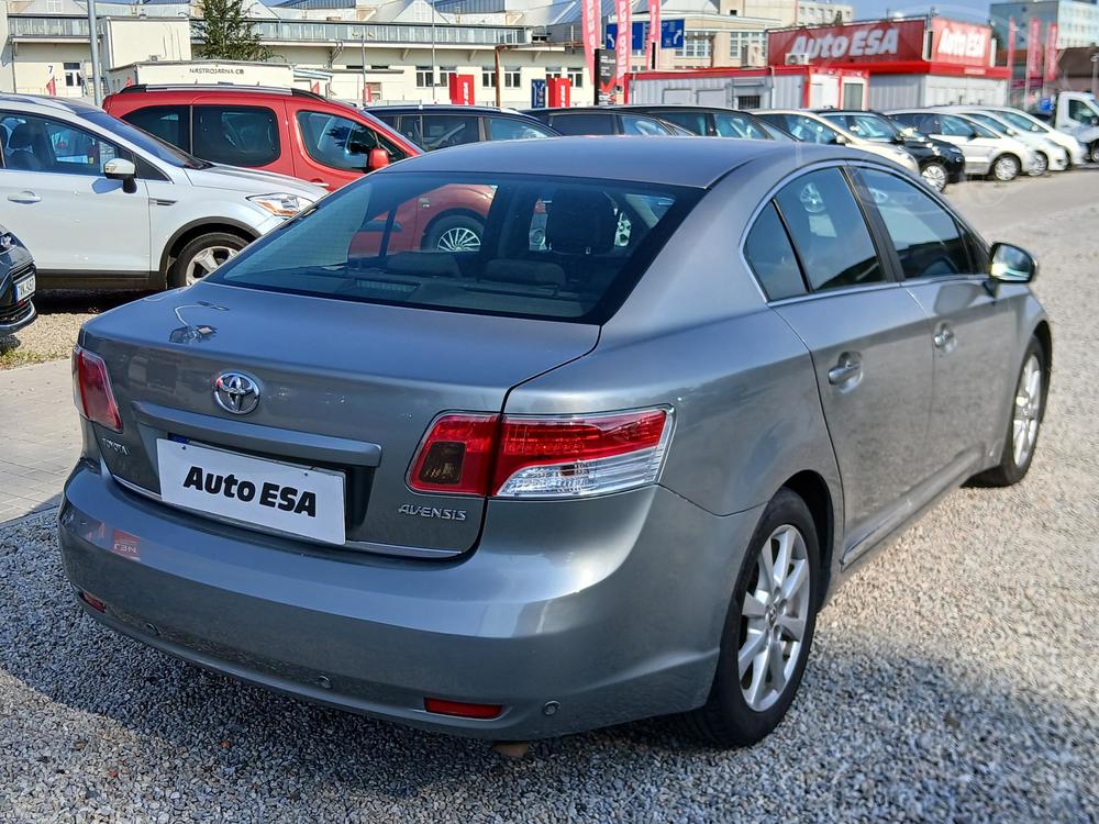 Toyota Avensis 2.0 D, R