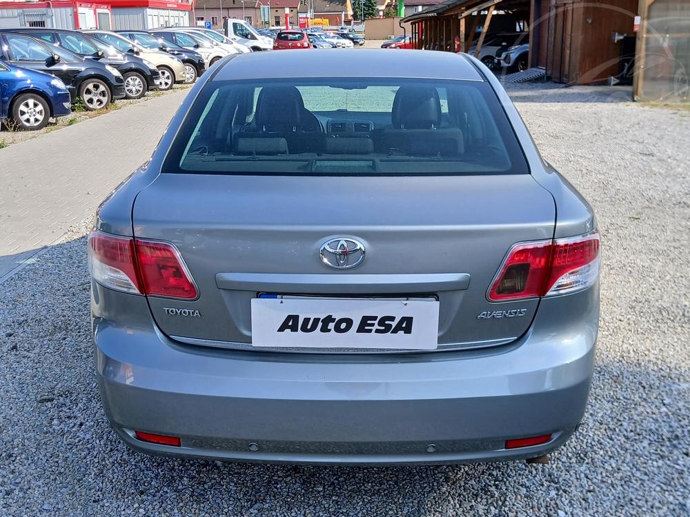 Toyota Avensis 2.0 D, R