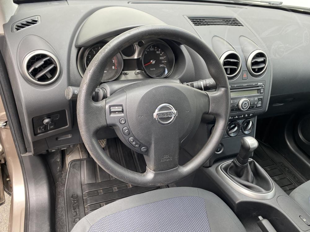 Nissan Qashqai 1.6 i