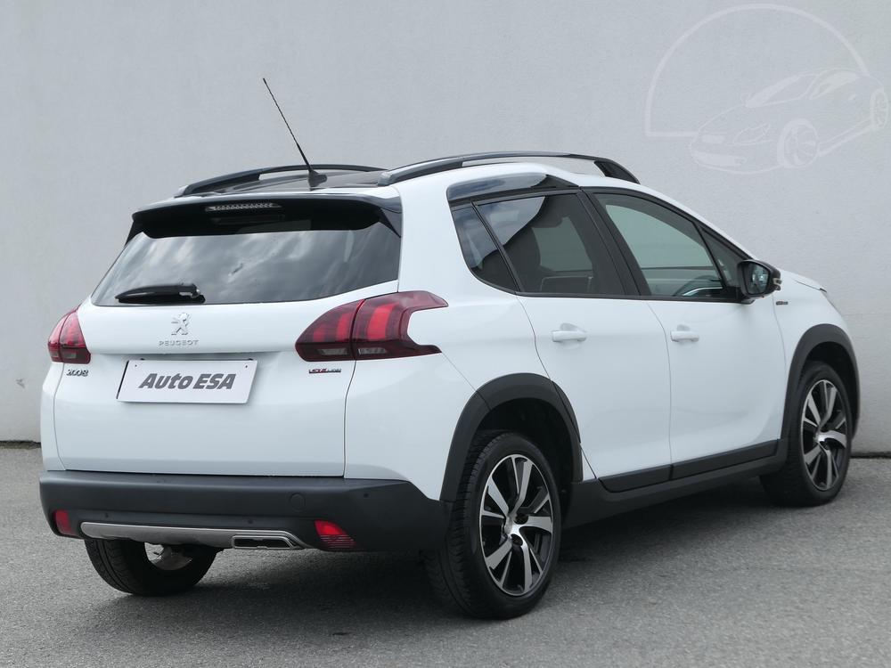 Peugeot 2008 1.2 PT, R