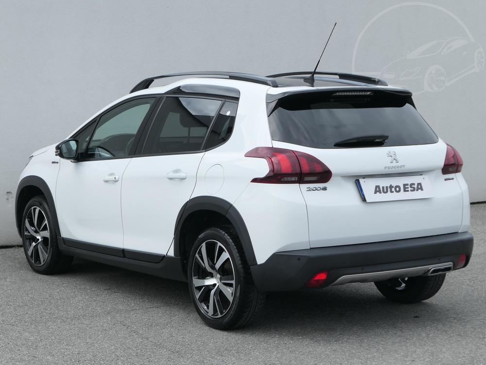 Peugeot 2008 1.2 PT, R