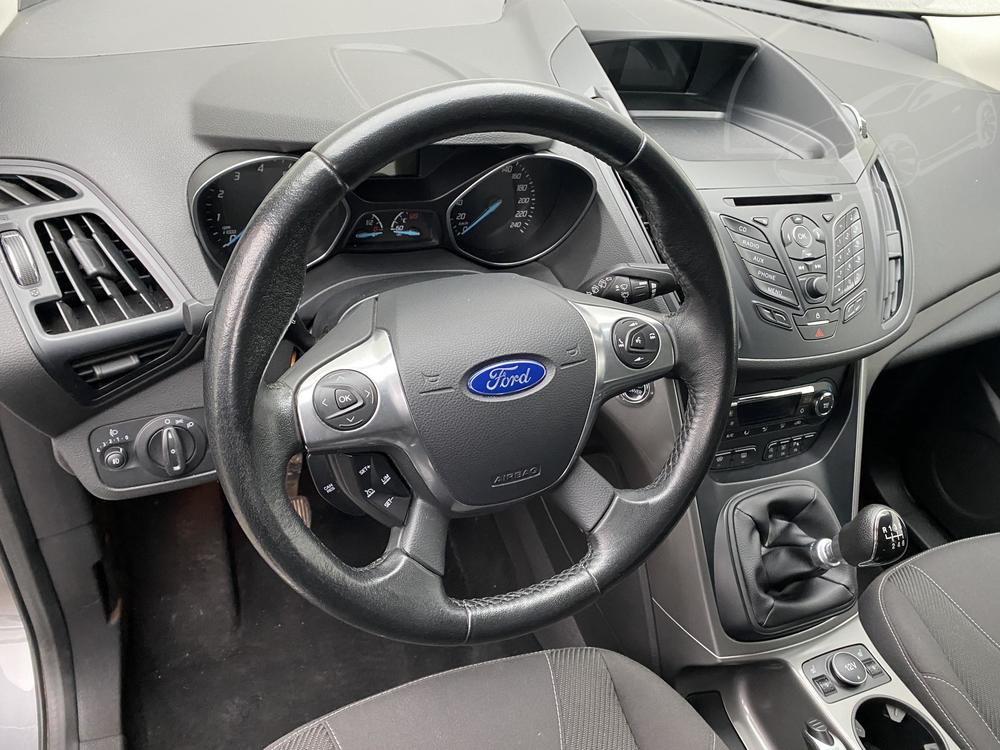 Ford Kuga 1.6 EcoBoost Serv.kniha