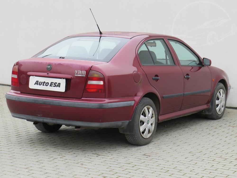 koda Octavia 1.6 i 1.maj, R