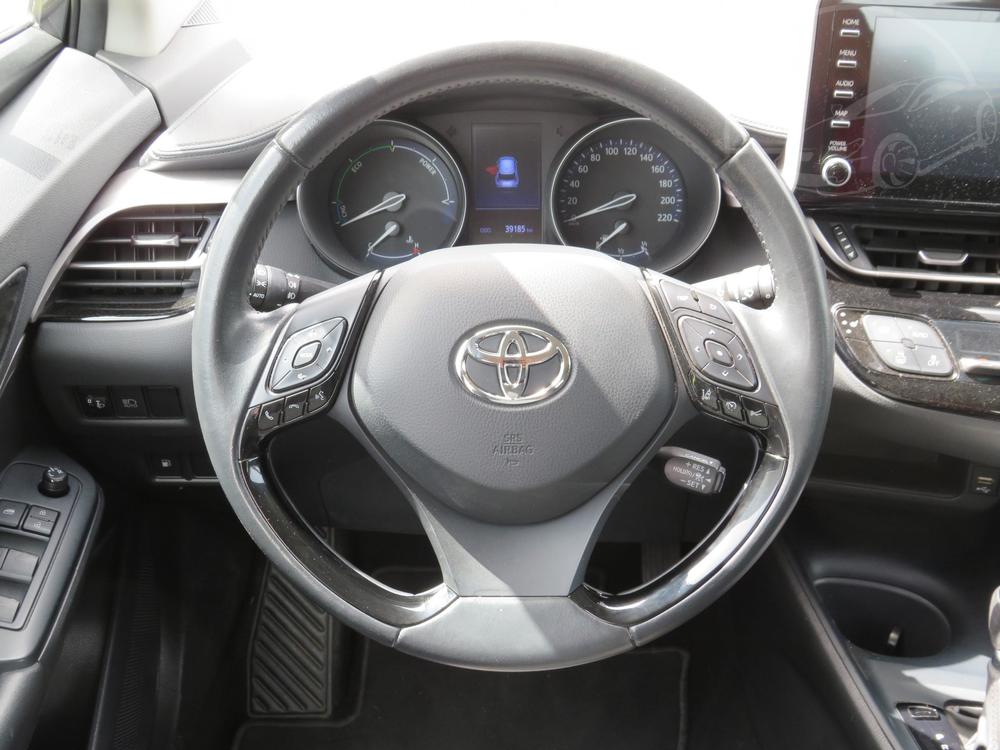 Toyota C-HR 1.8 HSD Serv.kniha