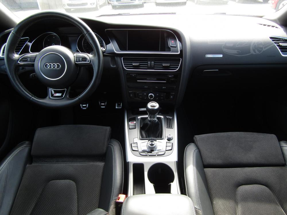 Audi A5 2.0 TDi, R