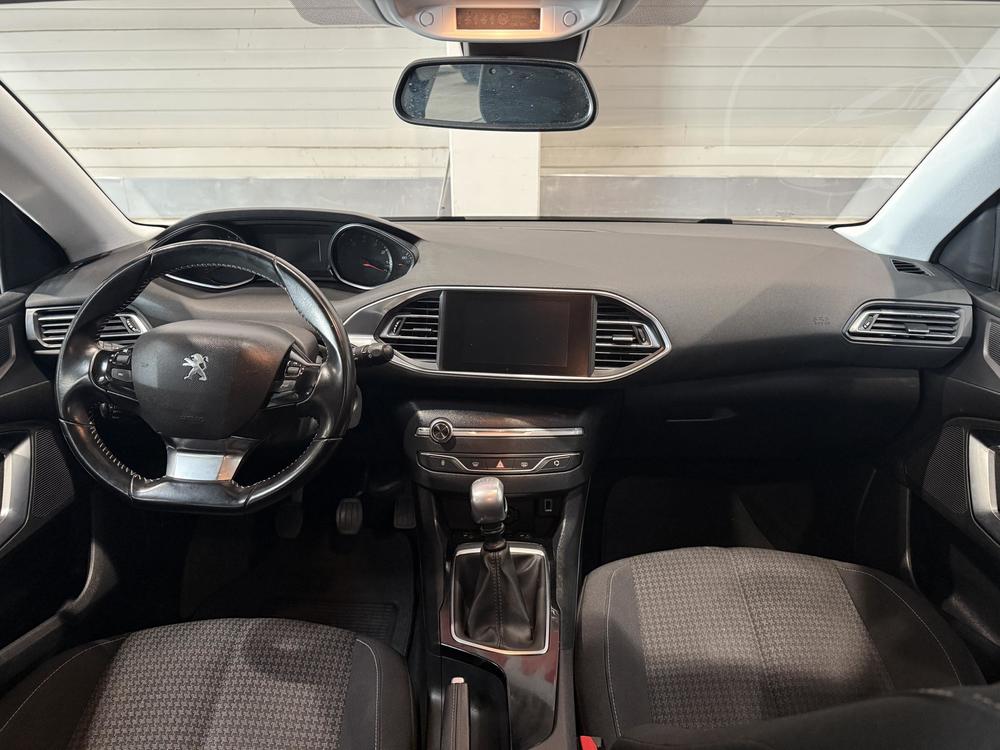 Peugeot 308 1.2 i, R