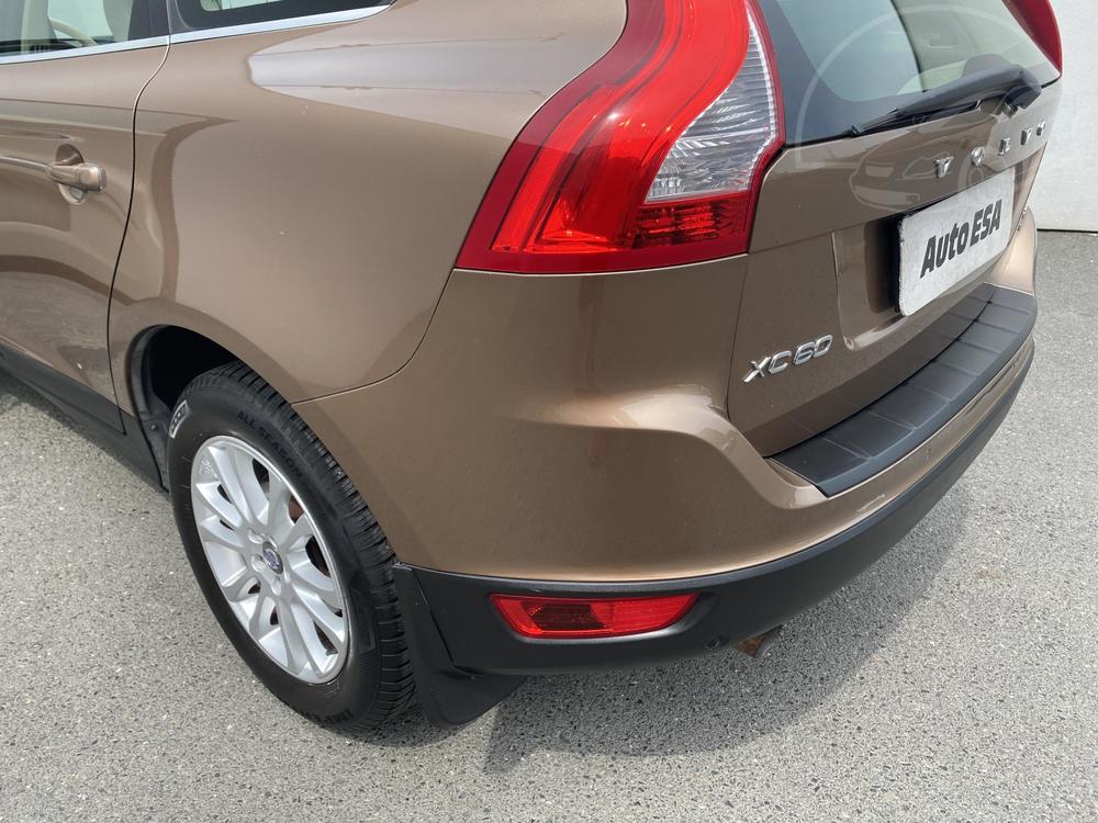 Volvo XC60 2.4 D Serv.kniha