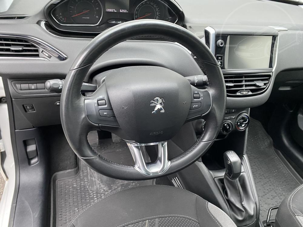 Peugeot 208 1.4 i Serv.kniha, R