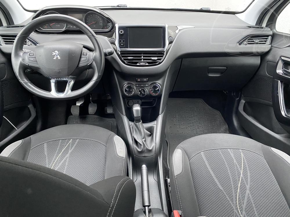 Peugeot 208 1.4 i Serv.kniha, R