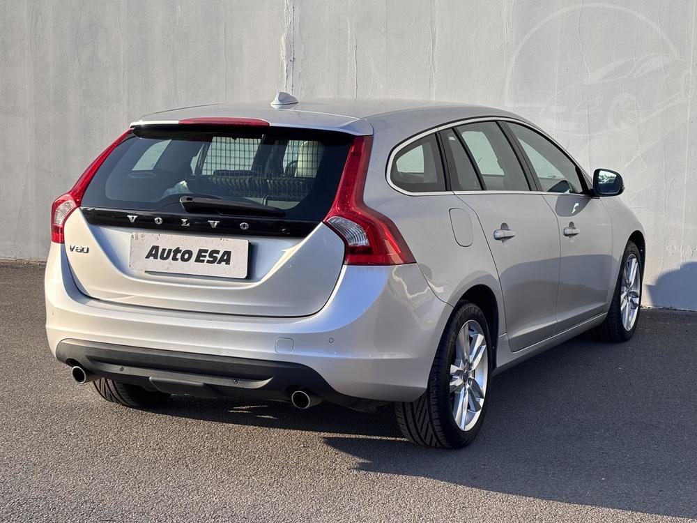 Volvo V60 2.4 D5