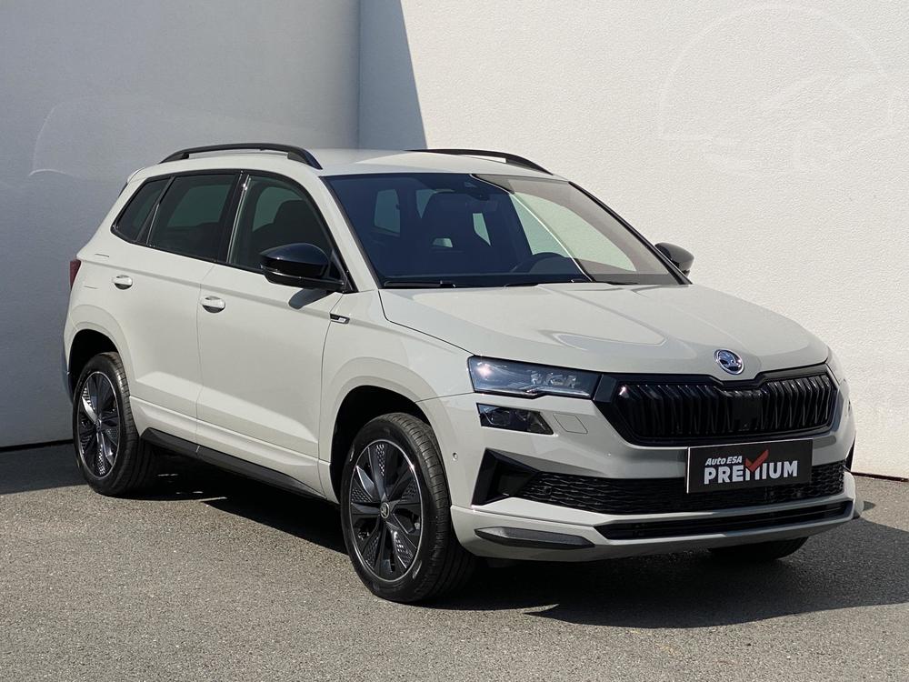 Škoda Karoq 1.5 TSi 1.maj Serv.kniha