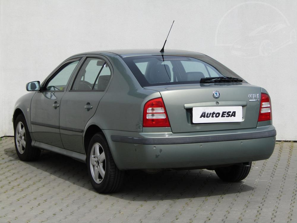 koda Octavia 1.6 i, R