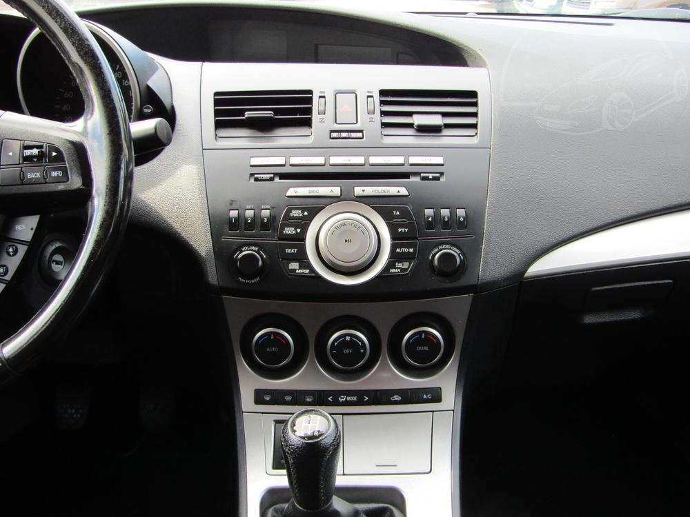 Mazda 3 1.6, R