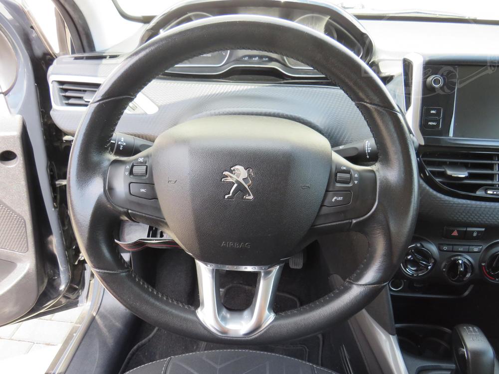 Peugeot 2008 1.2 PT, R