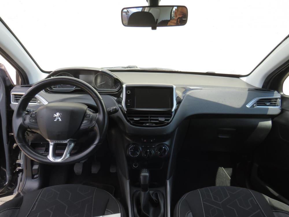 Peugeot 2008 1.2 PT, R