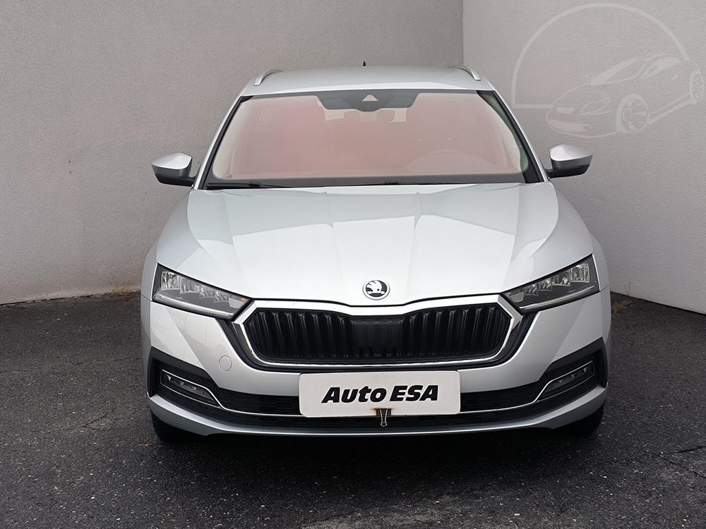 koda Octavia IV 2.0 TDi 1.maj Serv.kniha