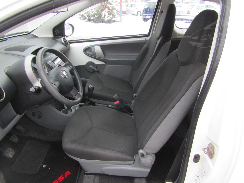 Toyota Aygo 1.0 i, R