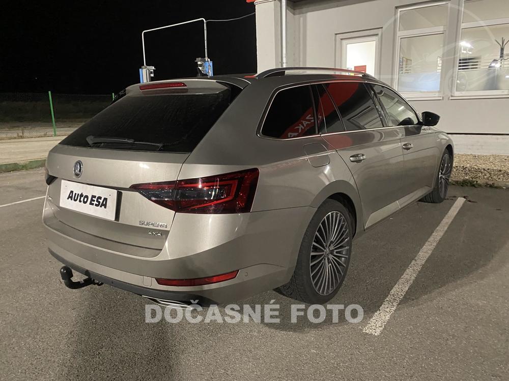 koda Superb III 2.0 TDi Serv.kniha, R