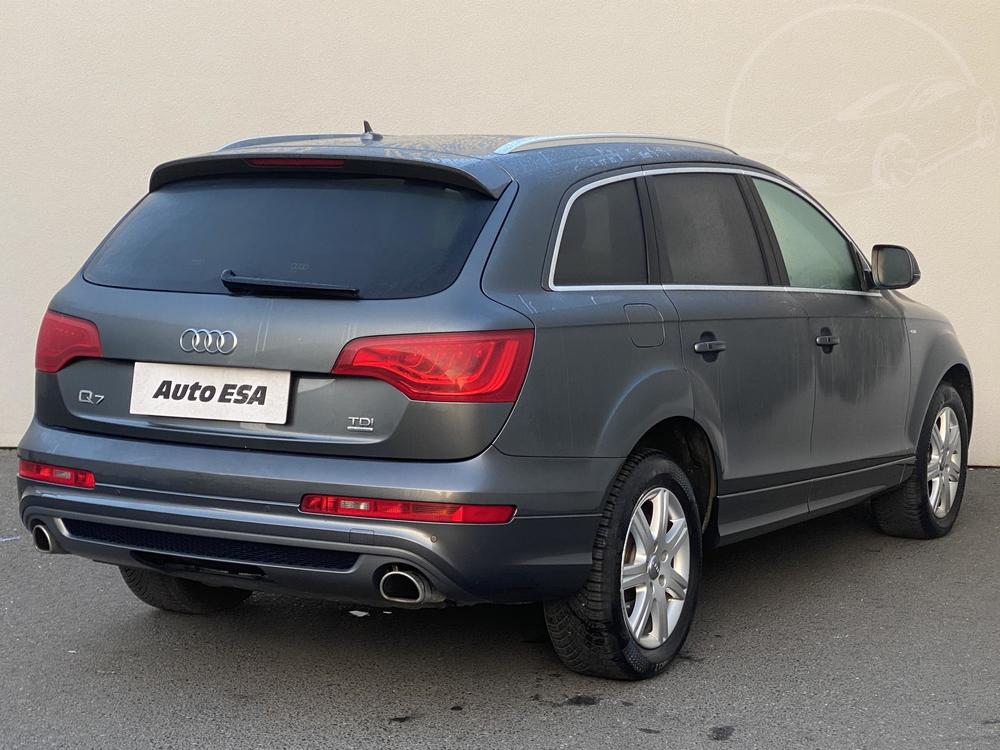 Audi Q7 3.0 TDi Serv.kniha, R