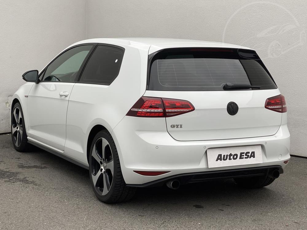 Volkswagen Golf 2.0 TSi