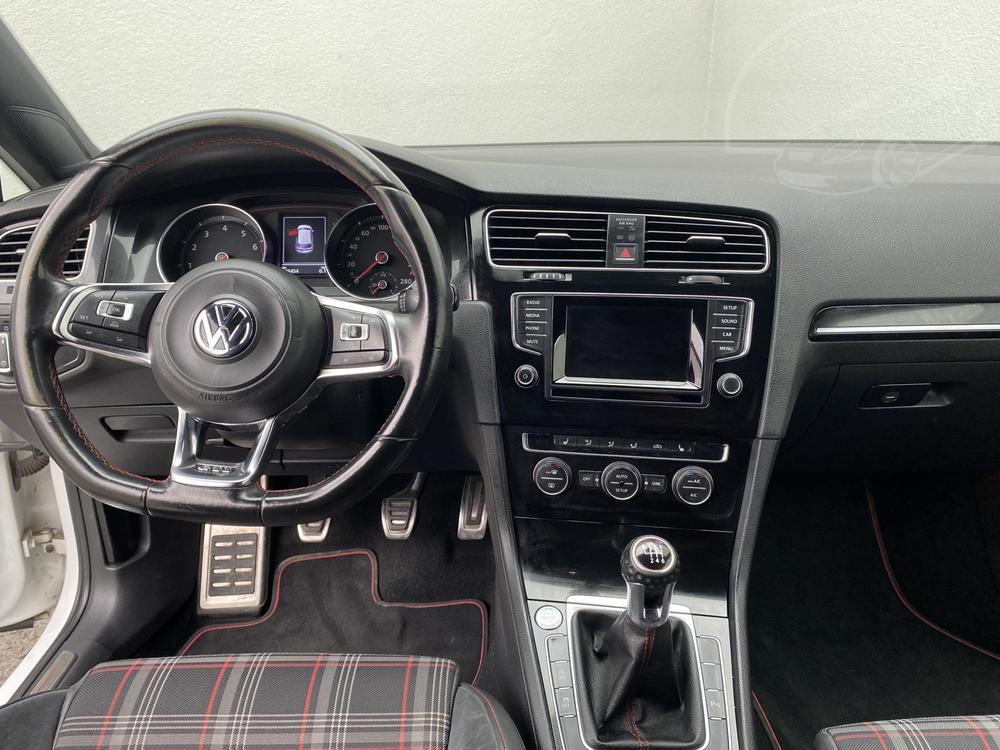 Volkswagen Golf 2.0 TSi