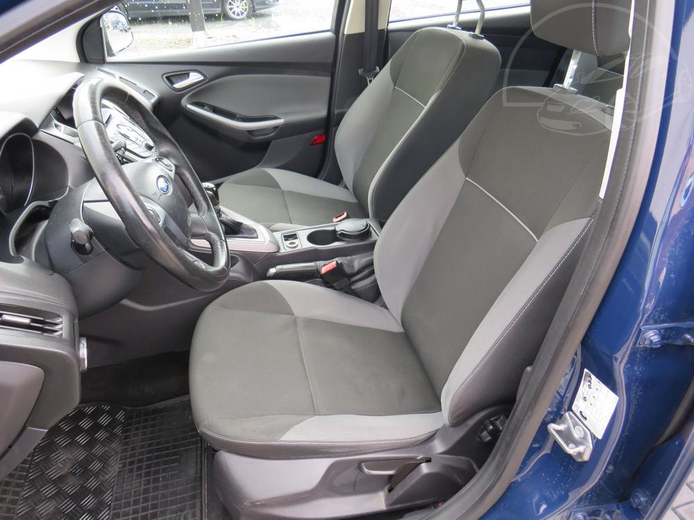 Ford Focus 1.6 i, R