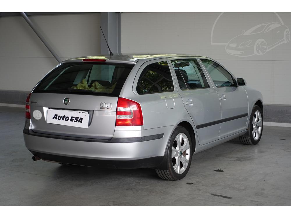 koda Octavia II 1.6 i, R