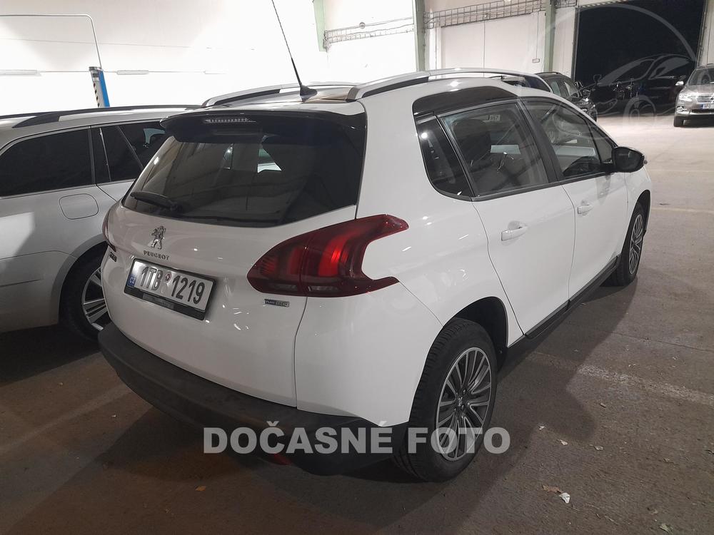 Peugeot 2008 1.2 PT, R