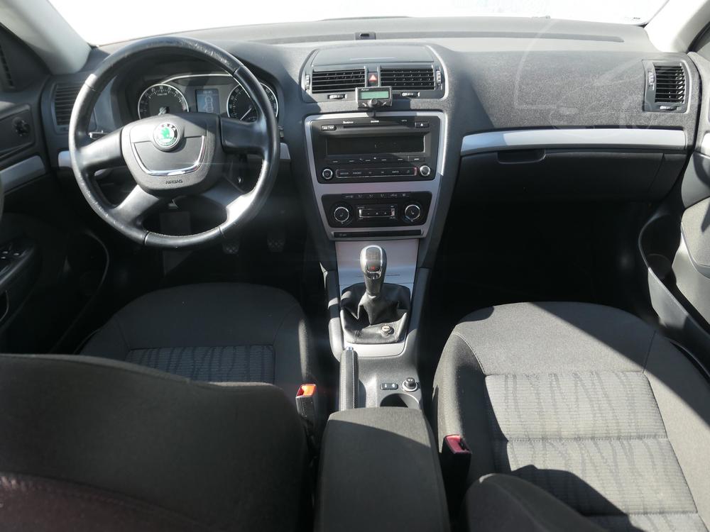 koda Octavia II 1.6 TDi, R