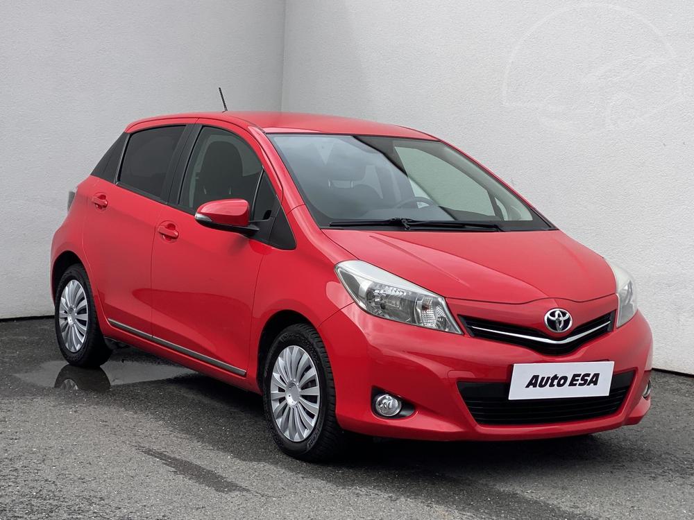 Prodm Toyota Yaris 1.0 VVTi Serv.kniha