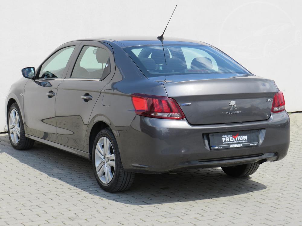 Peugeot 301 1.2 PT, R