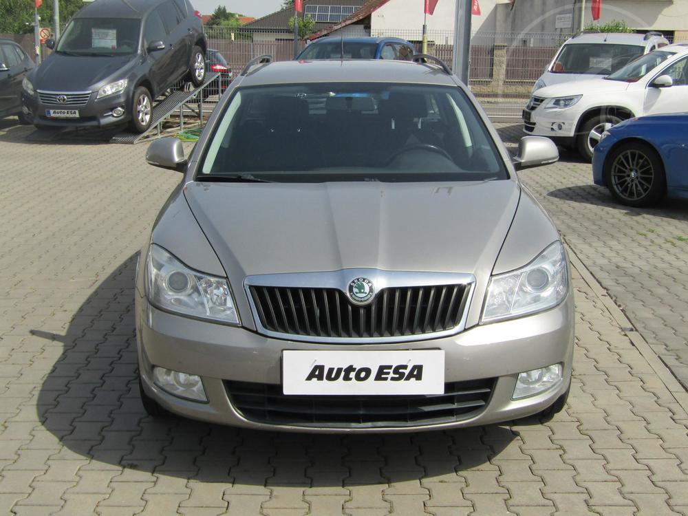 koda Octavia II 1.6 TDi, R