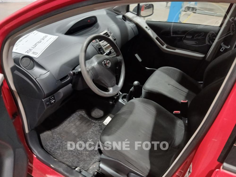 Toyota Yaris 1.0 VVT-i, R