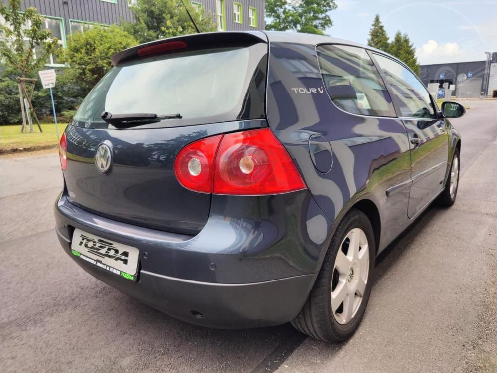 Volkswagen Golf 1,4i 16V + sada pneu