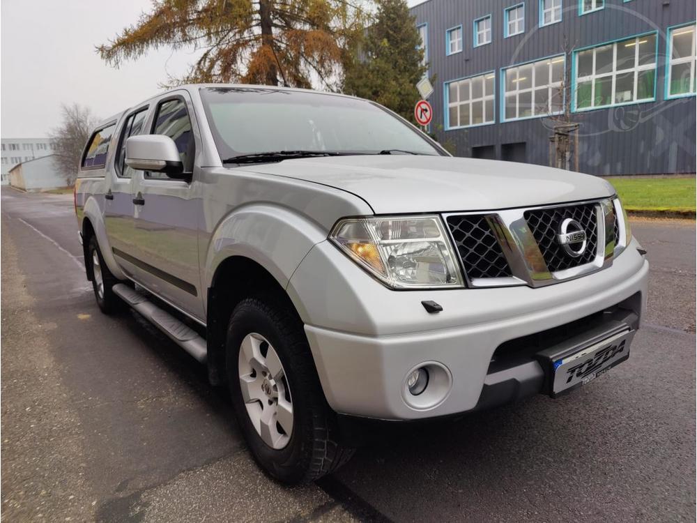 Nissan Navara 2,5 DCi 4x4 / automat /