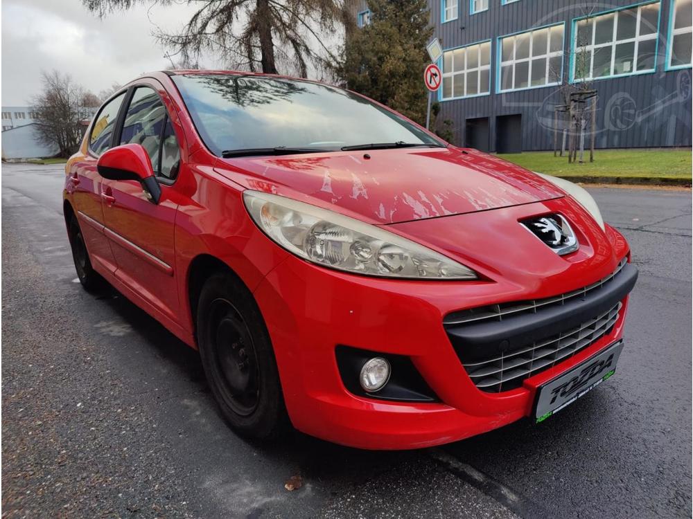 Peugeot 207 1,4i 16V + druh sada pneu