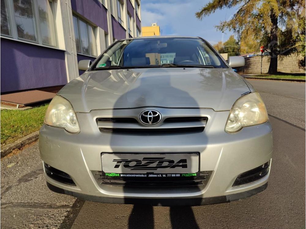 Toyota Corolla 1,4 D-4D R / servis.kn