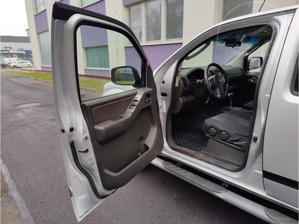 Nissan Navara 2,5 DCi 4x4 / automat /