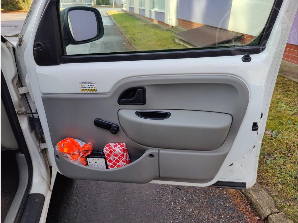 Renault Kangoo 1,2i / R / pneu / DPH