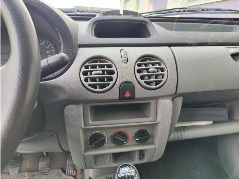 Renault Kangoo 1,2i / R / pneu / DPH